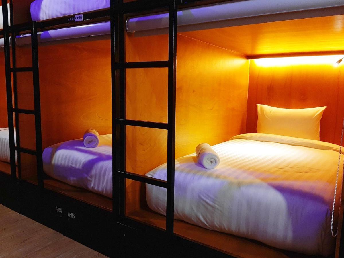 Gn Capsule Hostel Patong Dış mekan fotoğraf